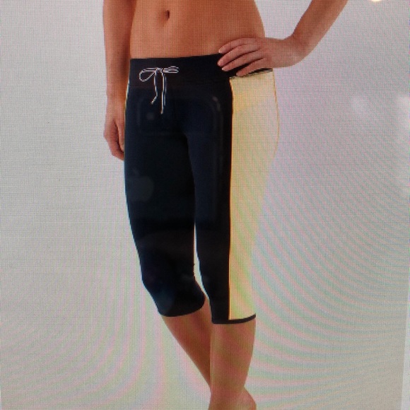 Lululemon heat it up crop size 4 - Picture 8 of 8